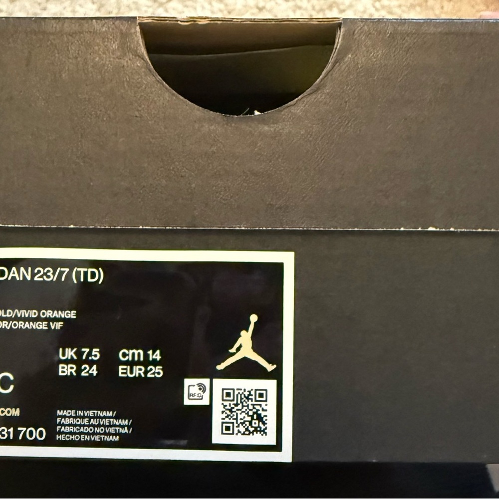 Nike Jordan 23/7 Toddler Sneakers in Blue and Neon Yellow - Picture 6 of 6